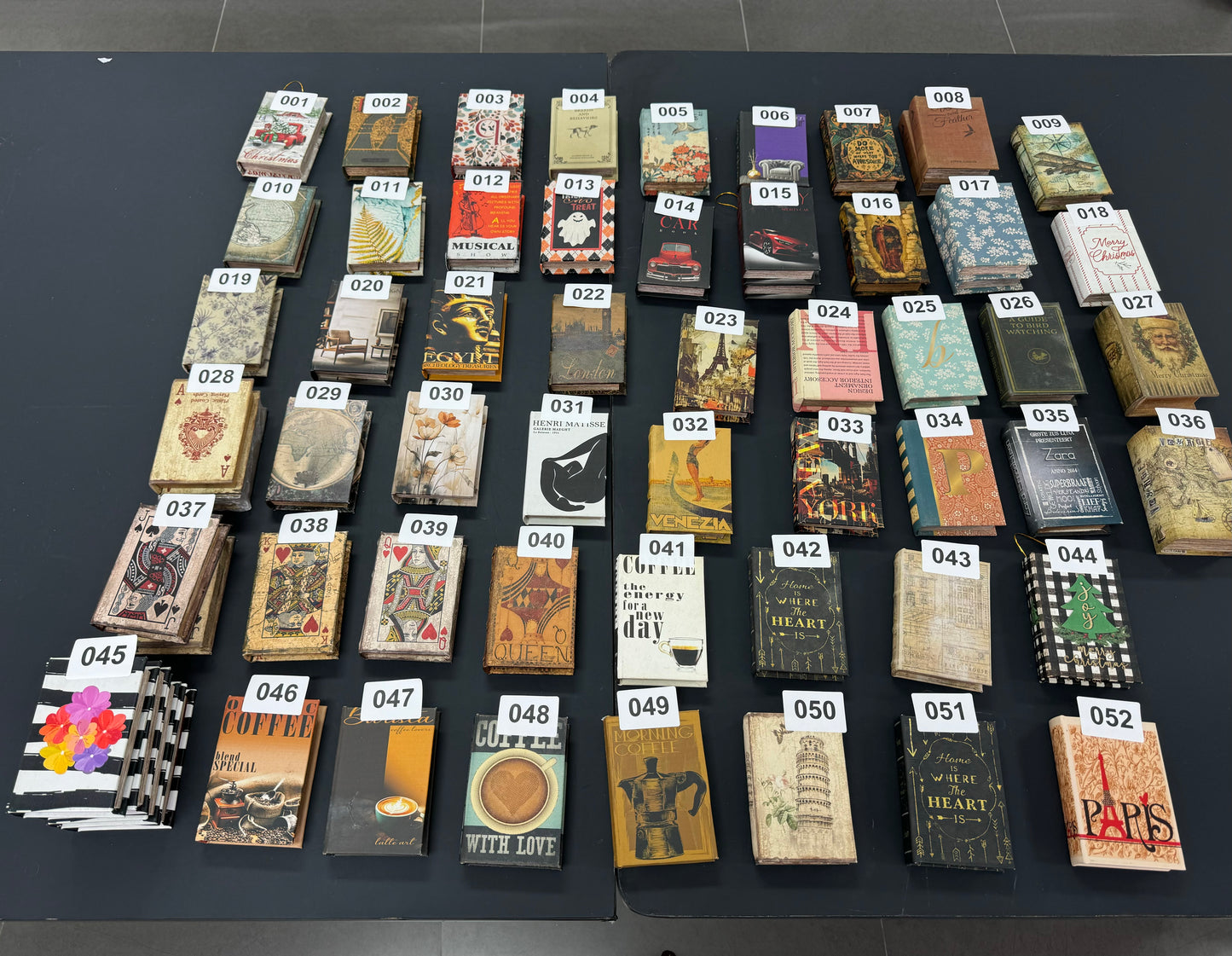 V240 Empty mini book boxes (Vintage)