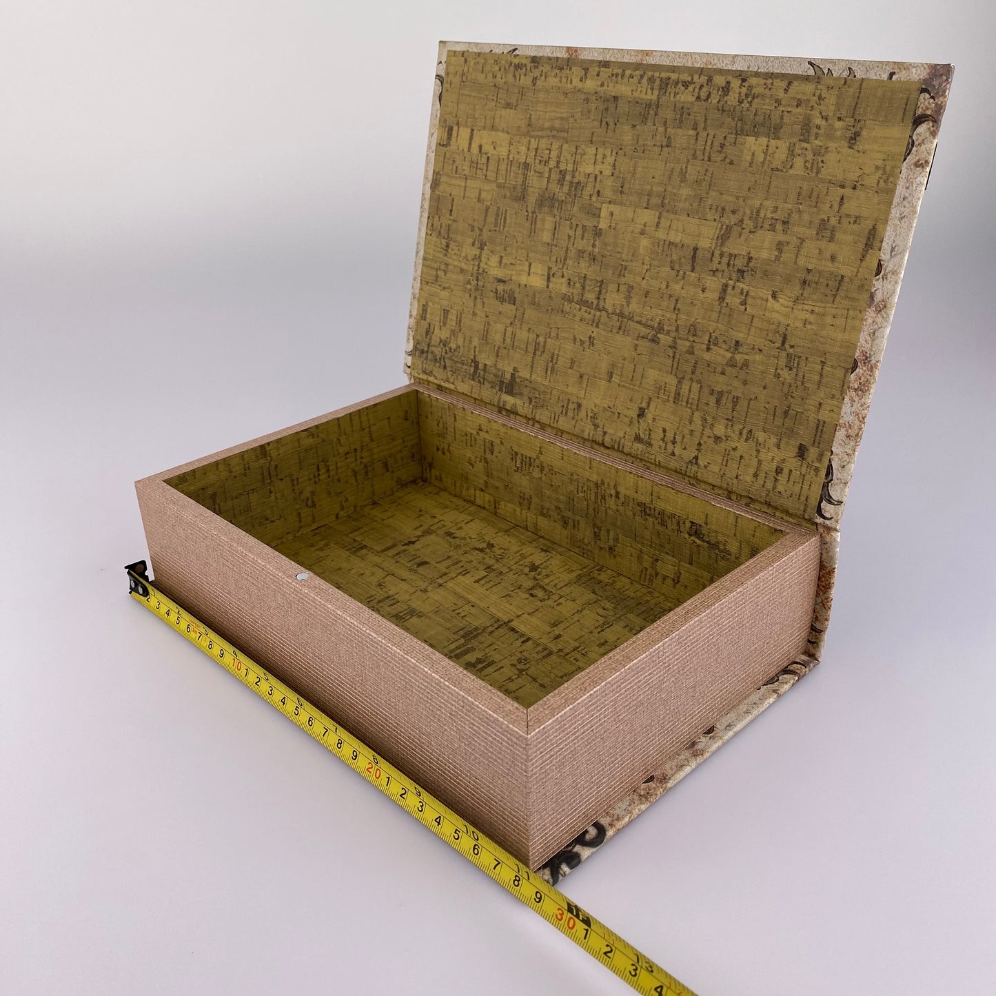 B270-Book Box